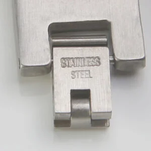 Armband i rostfritt stål. Kollektion Steelstyle 2023 Nr 3. Längd 20cm bredd 13mm. - Bild 4