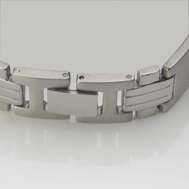 Armband i rostfritt stål. Kollektion Steelstyle 2023 Nr 8. Längd 21,5cm bredd 13mm. - Bild 3