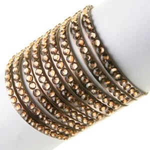 Armband äkta läder diamondstyle brons. Justerbar längd 18,5 - 21cm. Bredd 5cm.