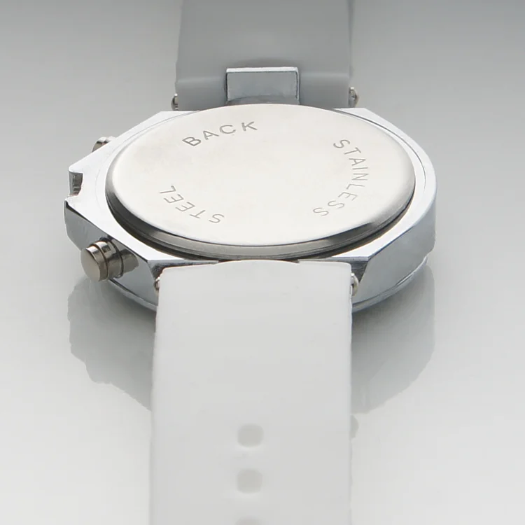 Armbandsur Unisex-diamondstyle, Fashionklocka med lyxig framtoning till superpris! Vitt silikonarmband. - Bild 3