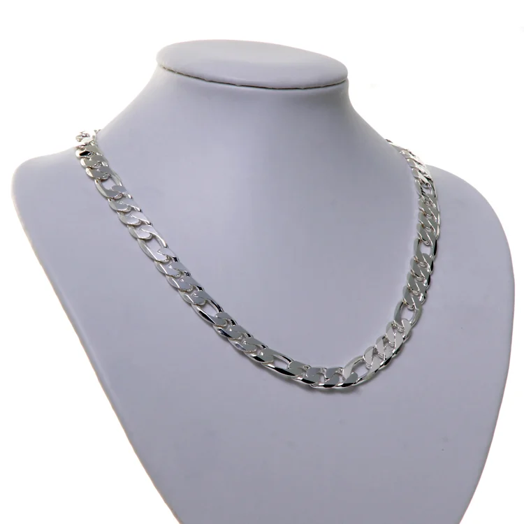 Halskedja. Massiv Figaro-kedja, ca 50cm. 12mm länkbredd. Äkta Sterling-silverlook.