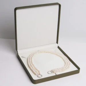 Pärlhalsband, vit, 3-raders 43cm-45cm-48cm. Äkta kultiverade pärlor 7-9mm. Fin lyster och kvalitet - Bild 4